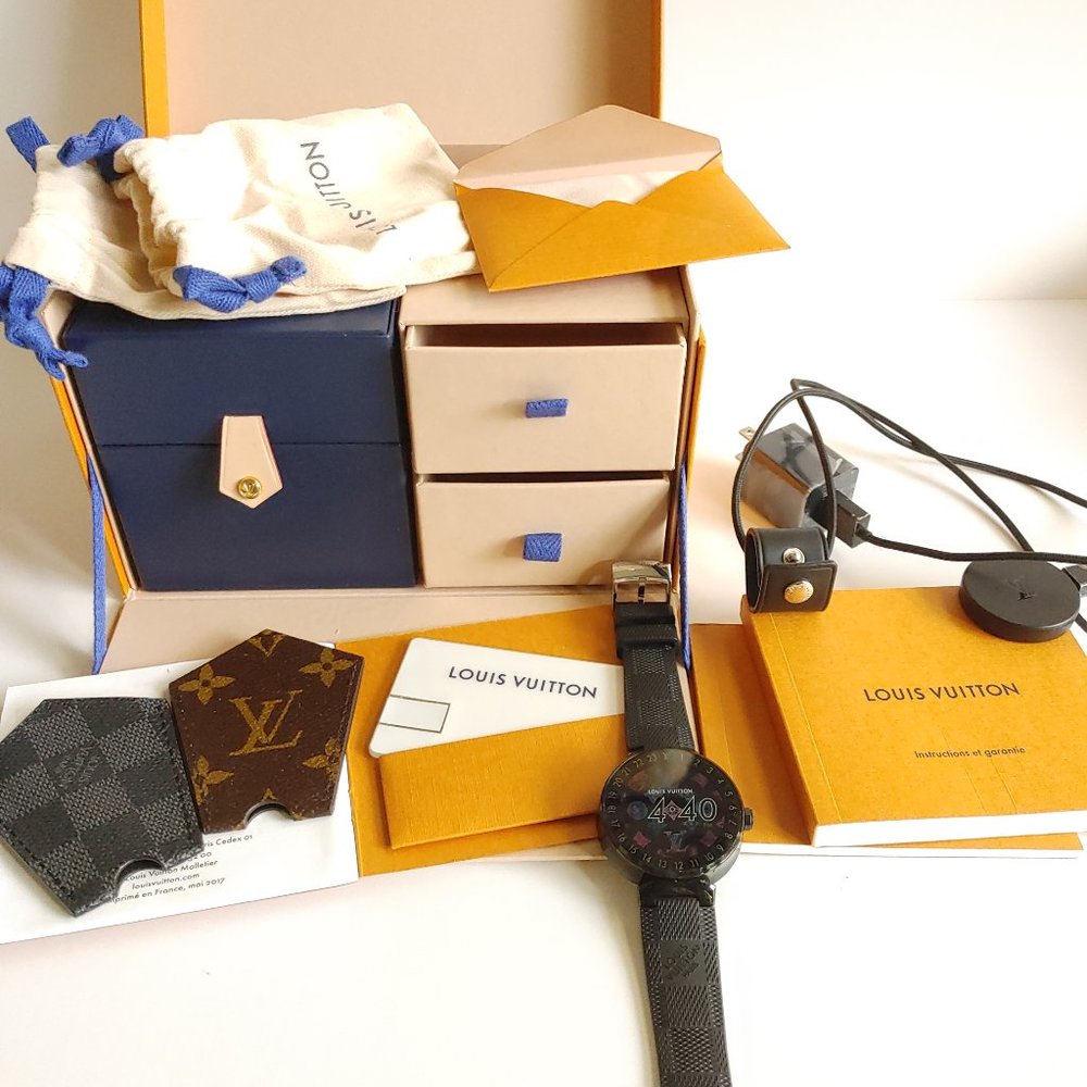 LOUIS VUITTON Tambour Horizon QA002Z Connected smart watch Quartz Watch